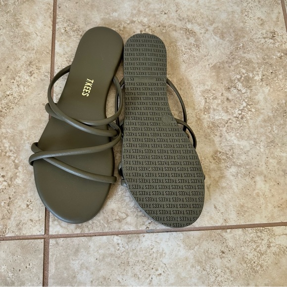 Tkees Sloan Slide Olive sandals size 8 EUC - Picture 8 of 9